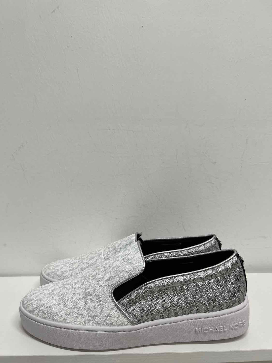 Michael Kors Women Size 7 White Signature New Sneakers