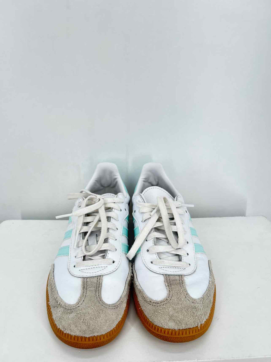 Adidas Women Size 6 White & Light Blue Sneakers