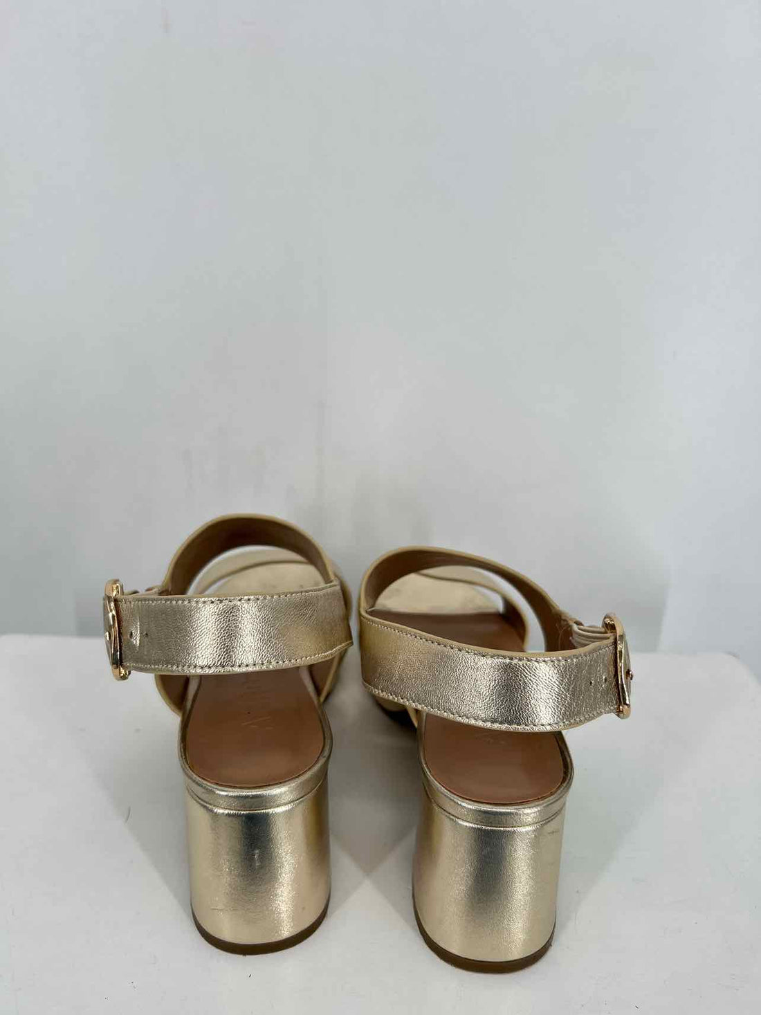 Aerosoles Women Size 6 Gold Sandals