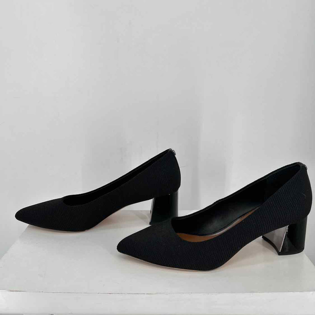 Donald Pliner Women Size 9.5 Black Heels