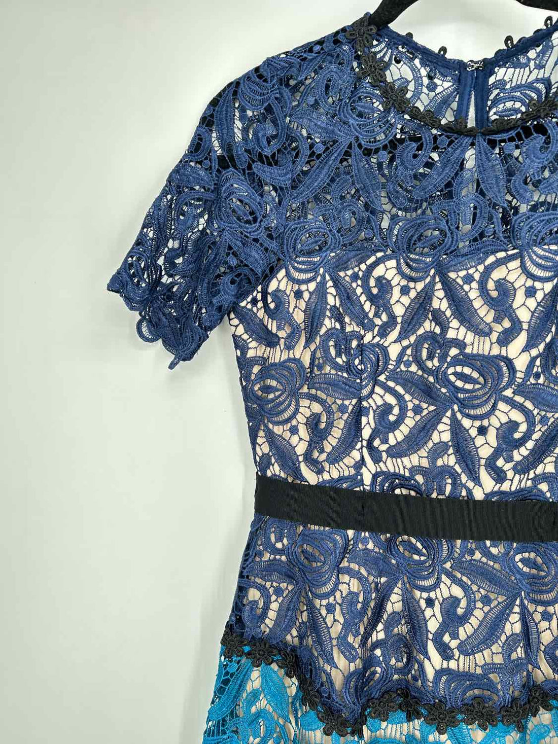 JAX Size 4 Navy & neutral Lace NWT Dress