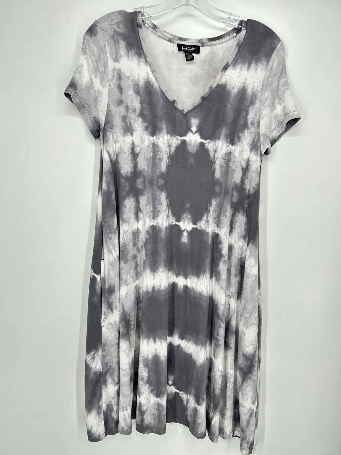 Lord & Taylor Size XS Gray & White Dress