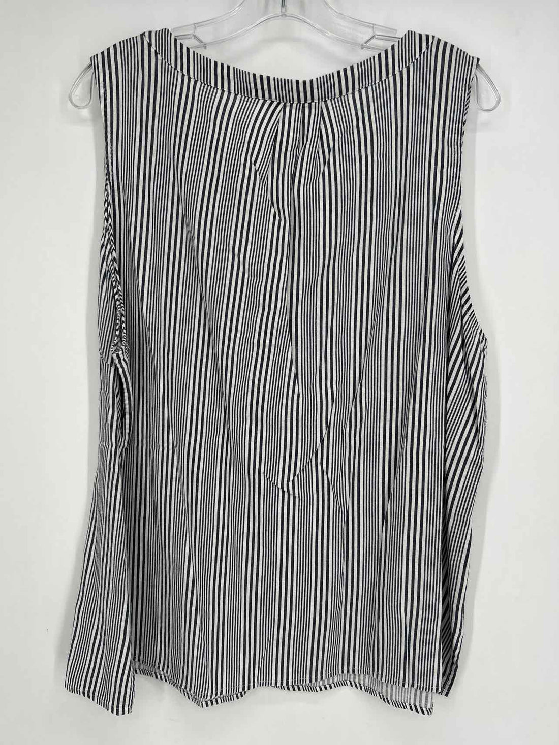 Saint Tropez Size 2X White & grey striped Top/Blouse