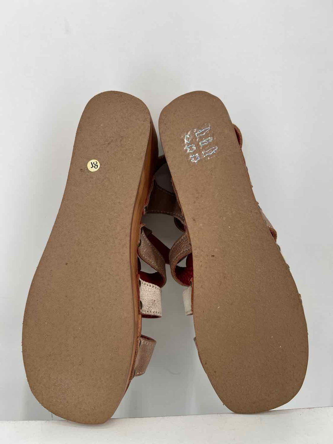 Bed Stu Women Size 9 Brown & White Wedges