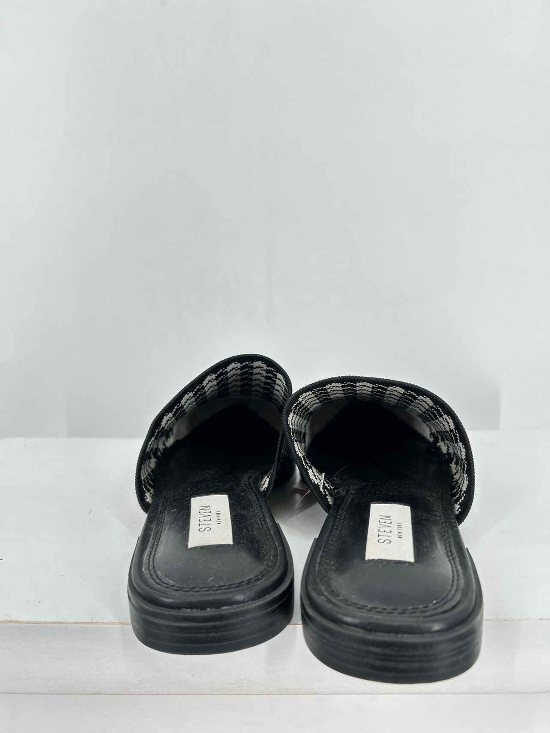 Steven Women Size 7.5 Houndstooth Mules