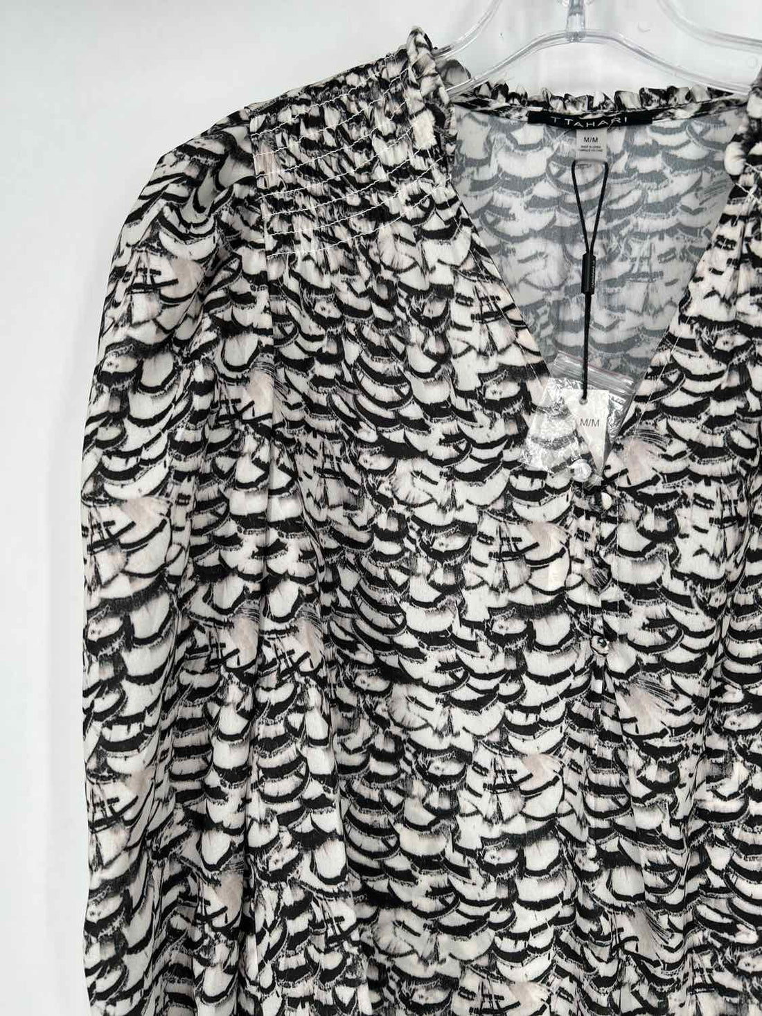 T Tahari Size M Black & White Print NWT Long Sleeve