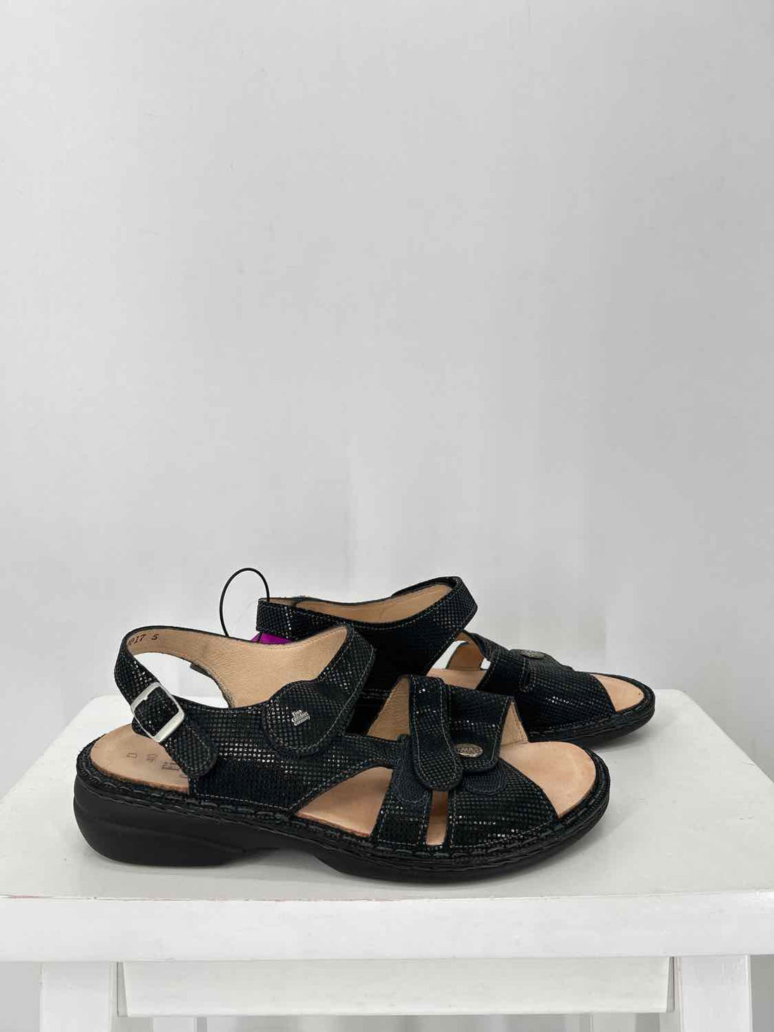Finn Comfort Women Size 40 Black Sandals