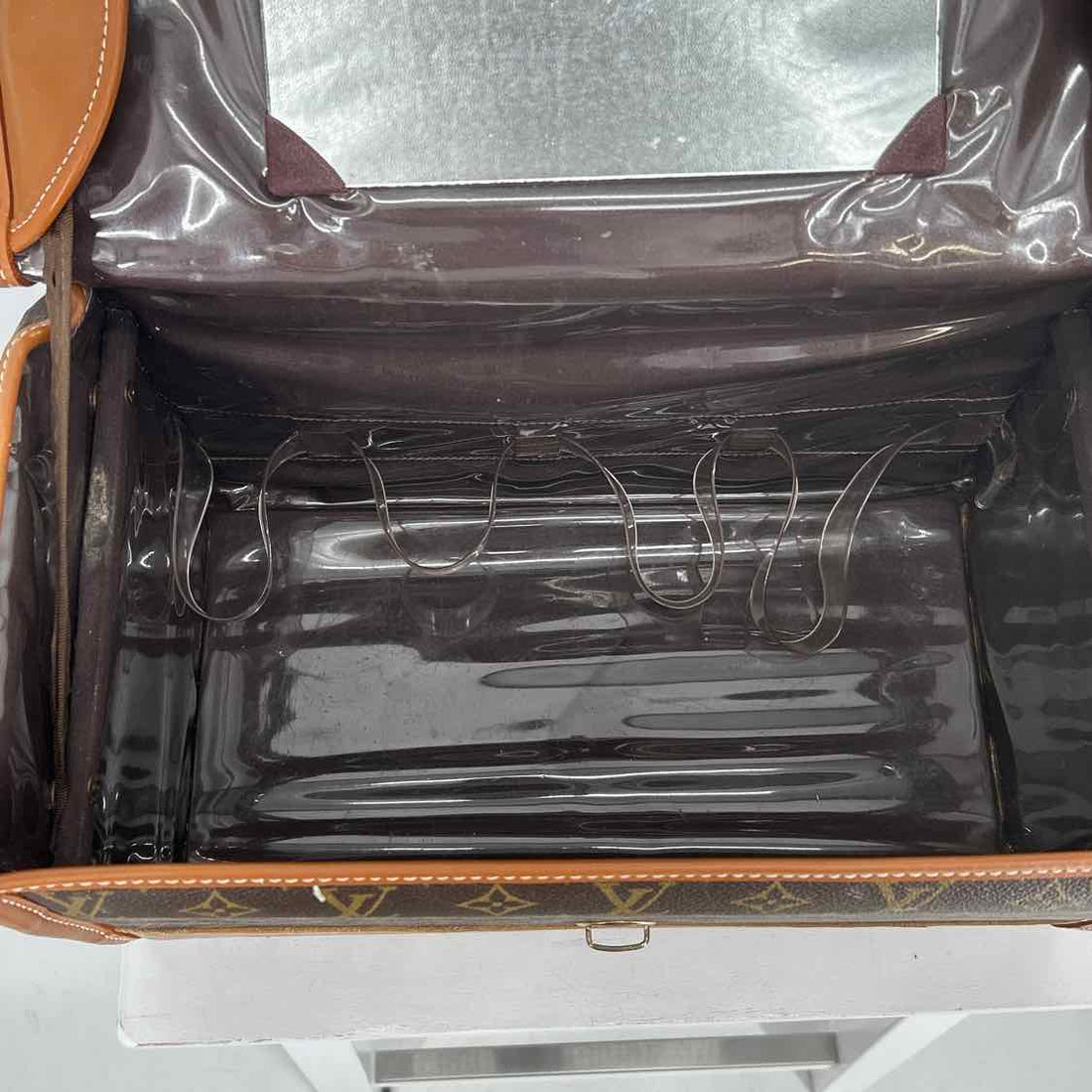 Louis Vuitton Train Case Monogram Vintage LUXURY