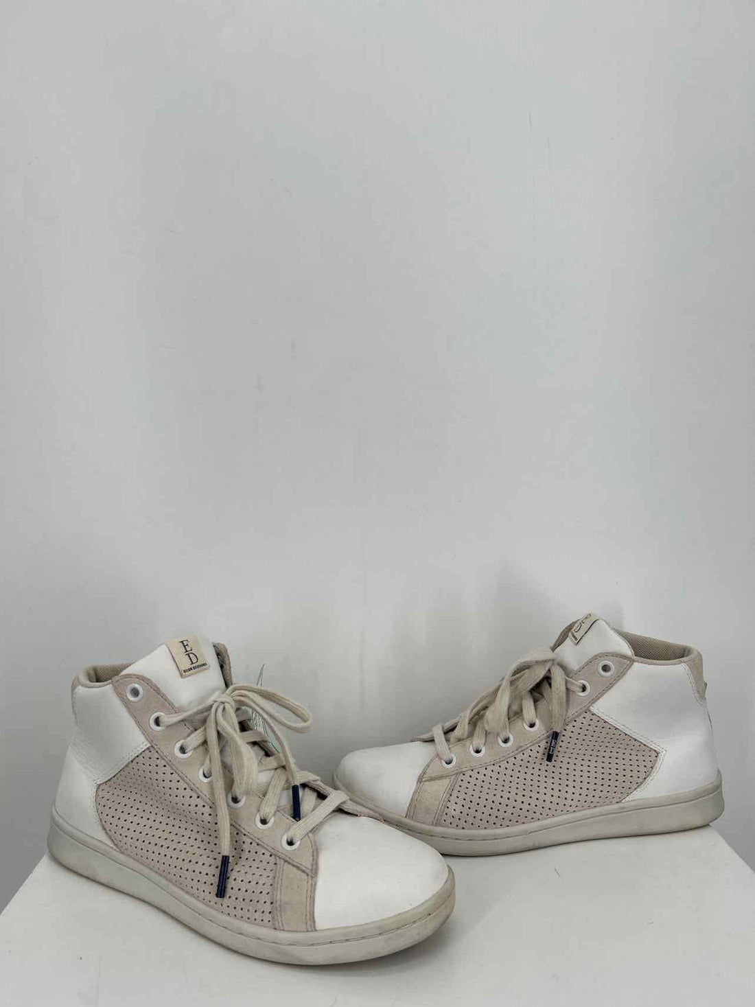 Ellen Degenres Women Size 8.5 White & Beige Sneakers