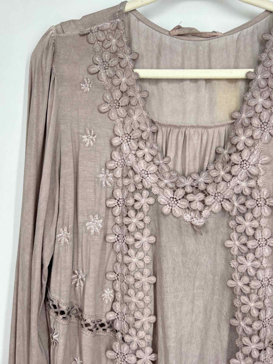 POL Size XL Dusty Rose Embroidered Long Sleeve