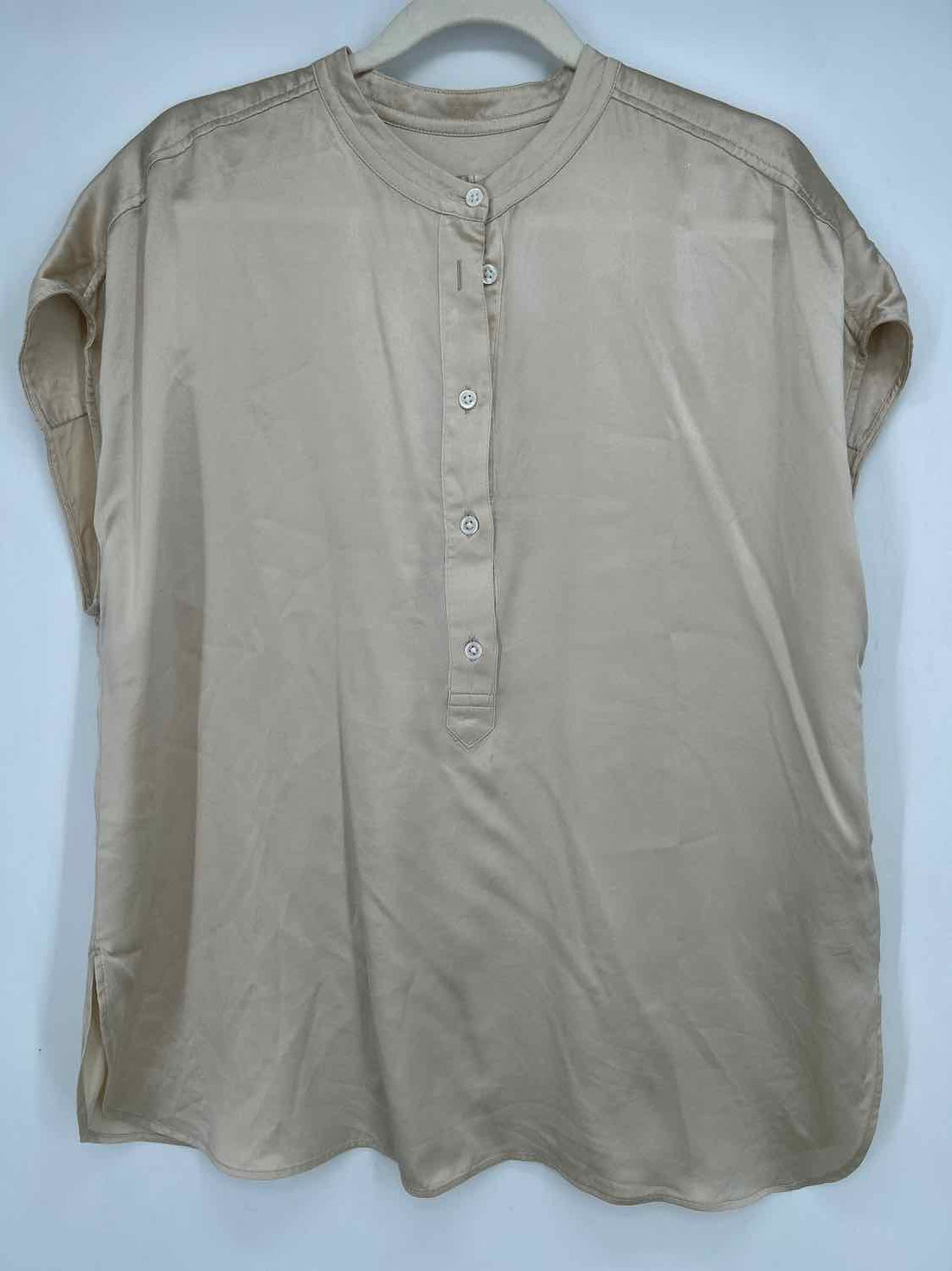Banana Republic Size L Cream Silk Short Sleeve