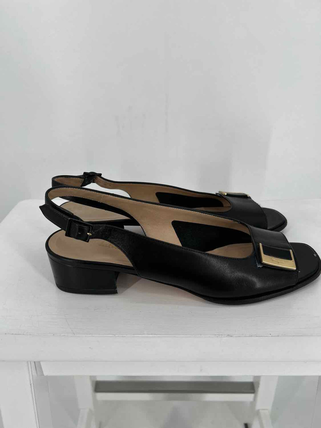 Salvatore Ferragamo Renata Ling Back Open Toe Women Size 8 Black LUXURY Shoes