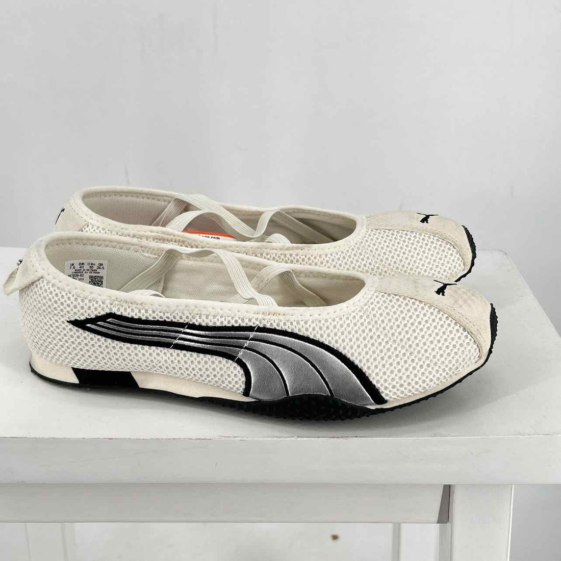 Puma Women Size 10 White & Black Sneakers