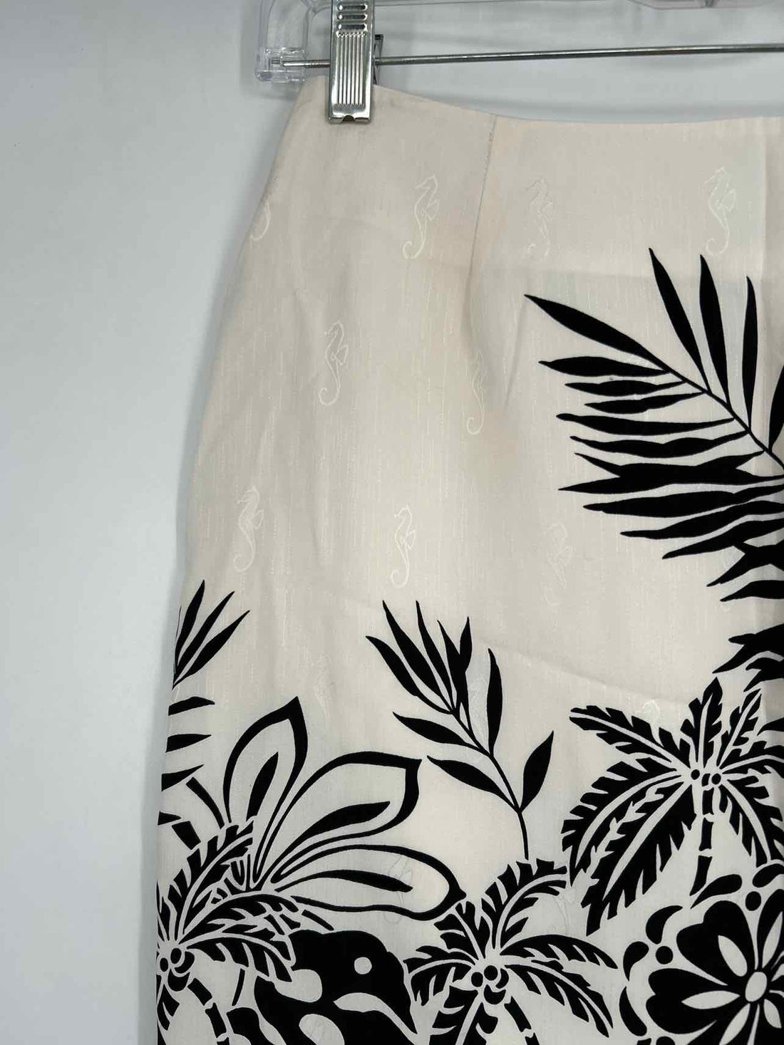 Tori Richard Size 2 Ivory Print Skirts
