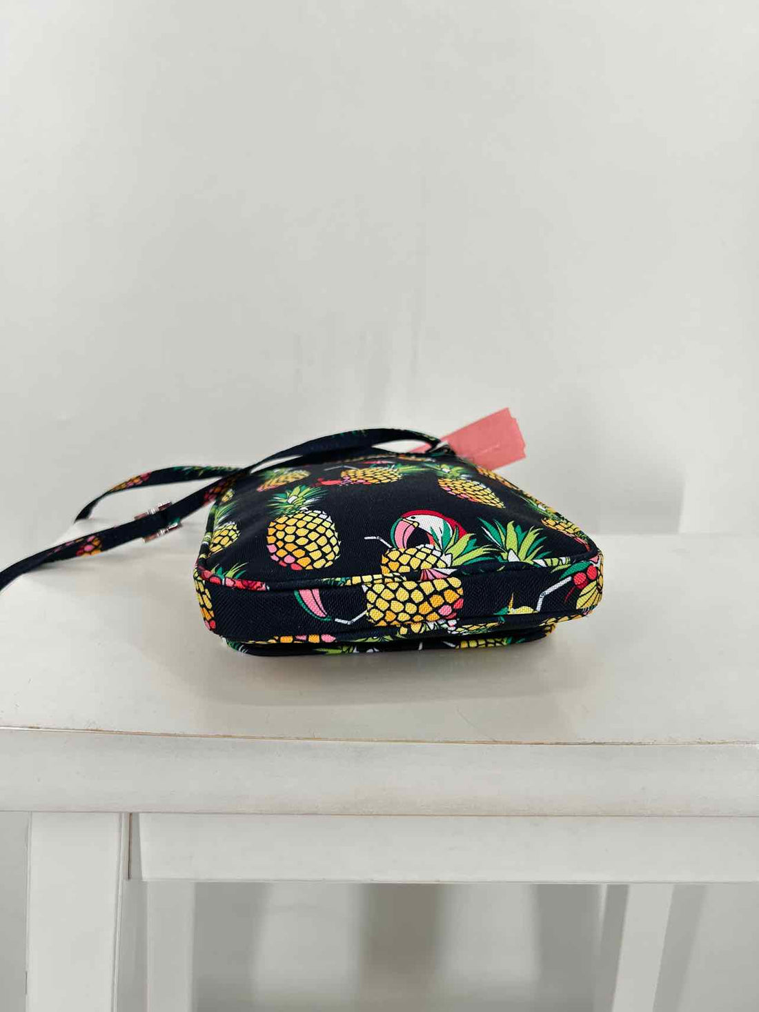 Vera Bradley Navy Print Nylon Pre Owned Crossbody