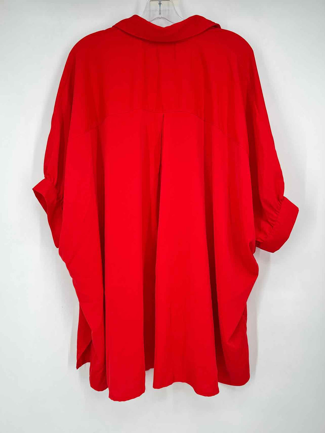 Entro Size M/L Red NWT Short Sleeve