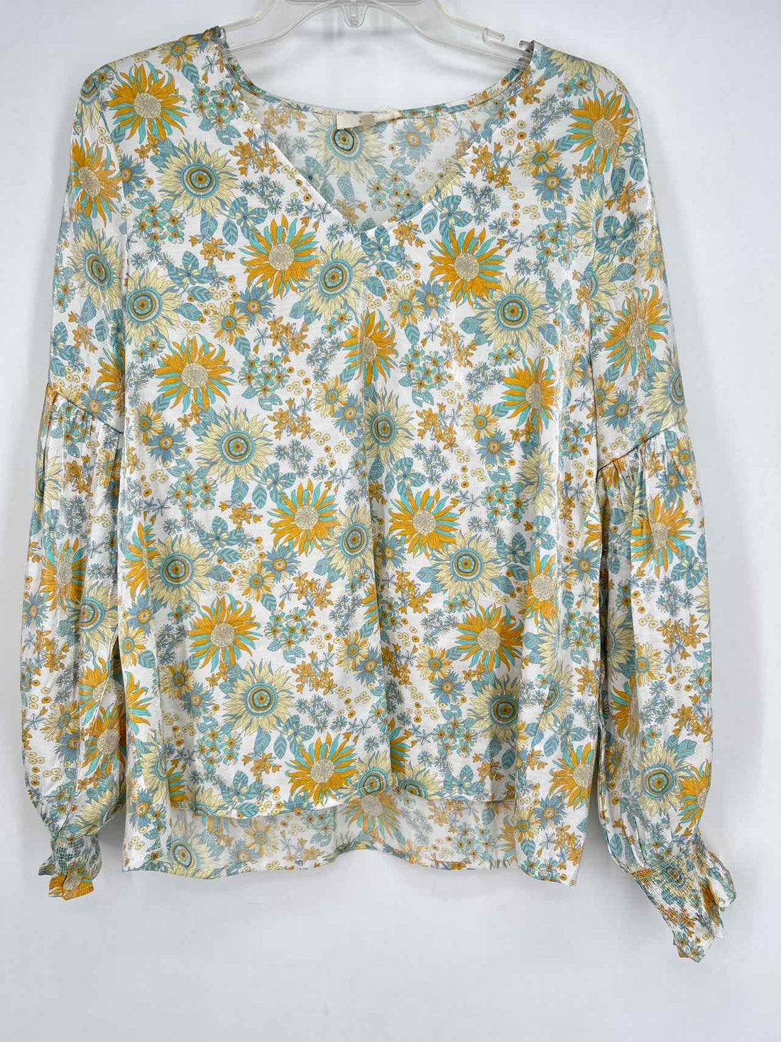 Entro Size M White Blue & Yellow Floral Long Sleeve