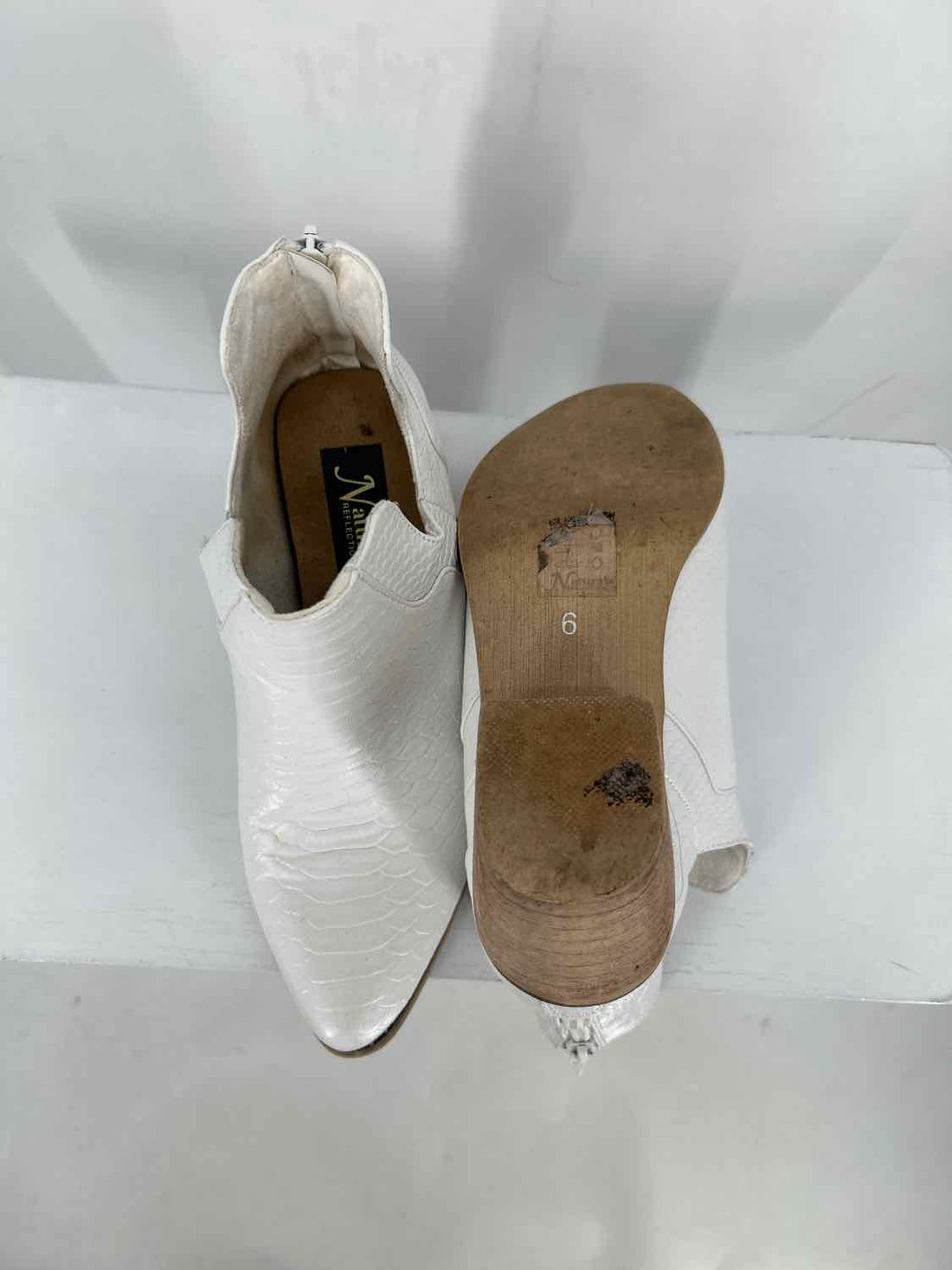 Natural Reflections Women Size 6 White Ankle Boot