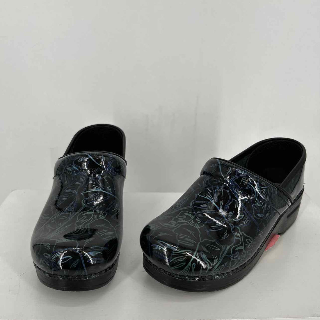 Dansko Women Size 36 (5.5-6) Black Print New Clogs
