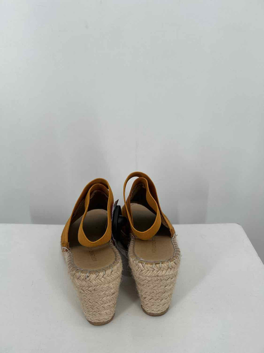 Adrienne Vittadini Women Size 6 Mustard Espadrilles Wedges