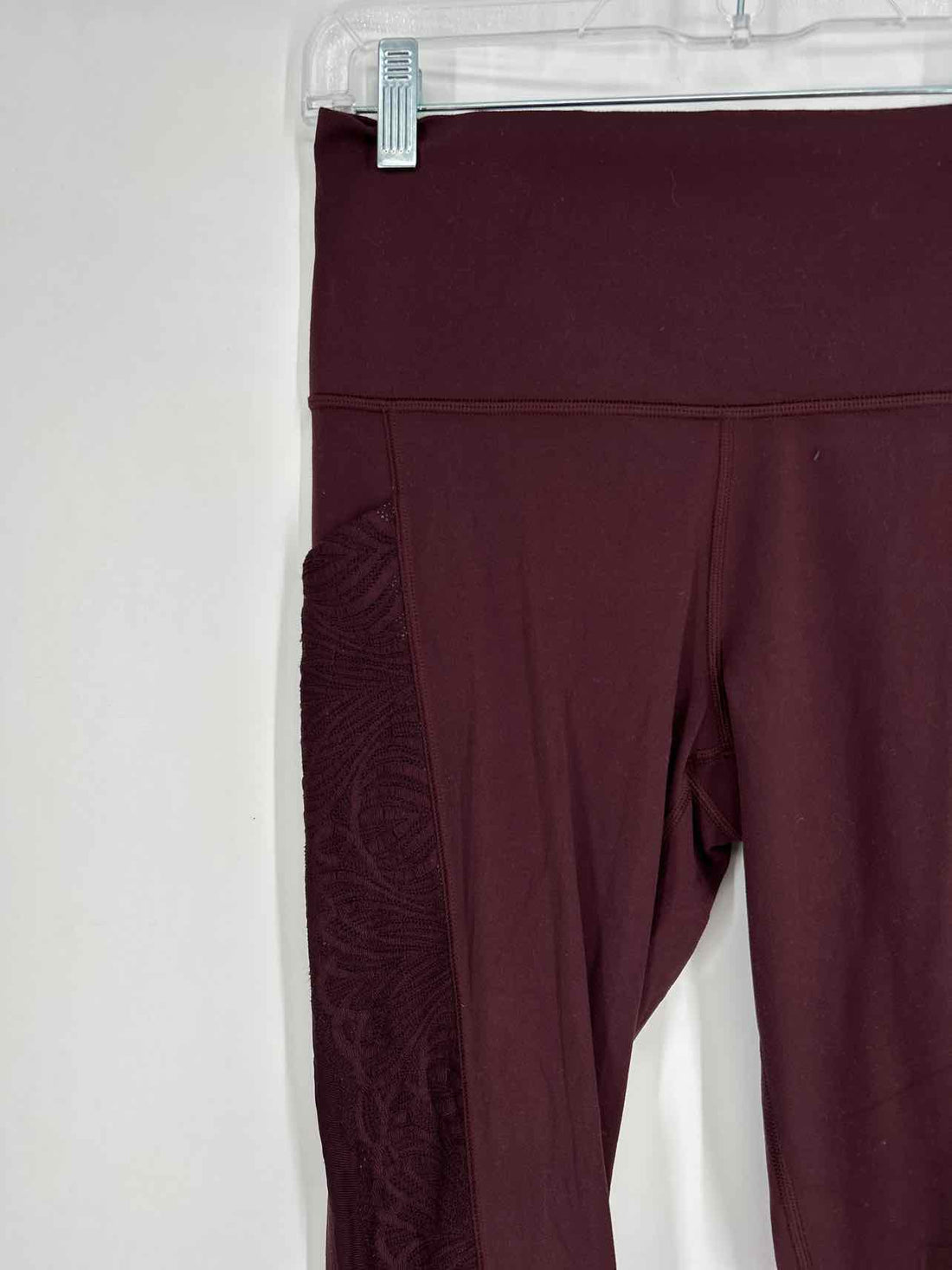 Athleta Size M Burgandy Active Leggings