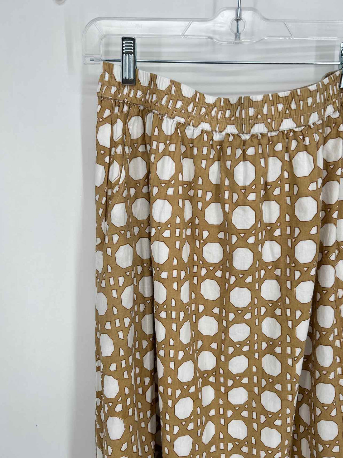 Sue Sartor Size M White & Tan Multi-Piece Set