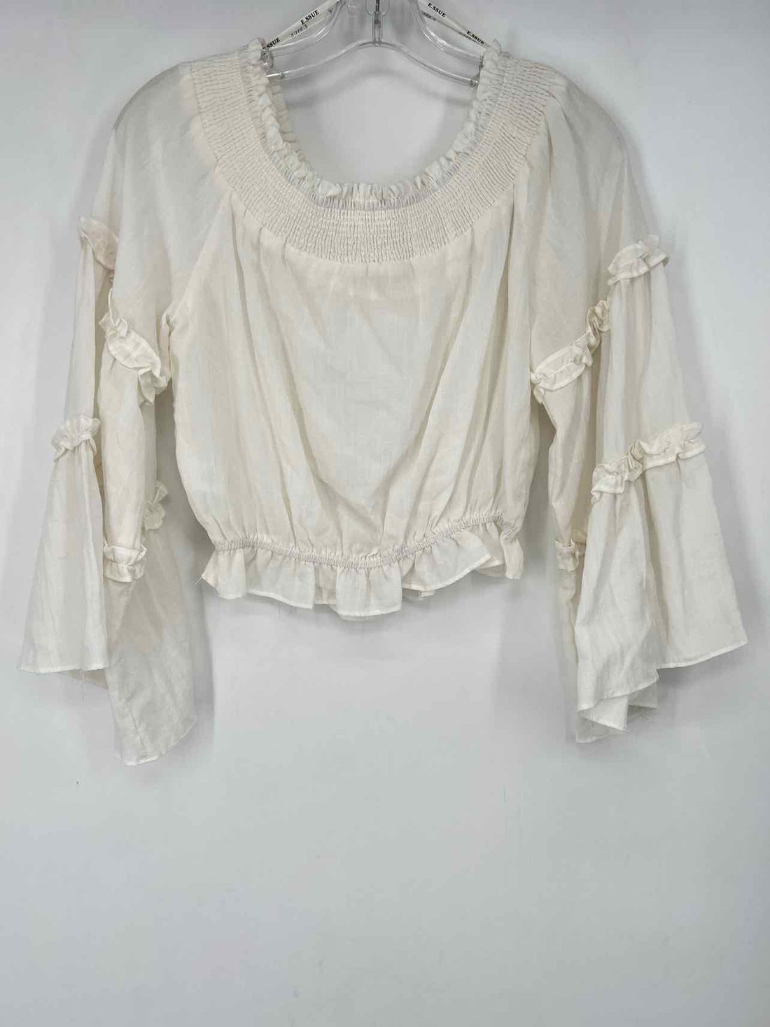 E. Ssue Size M White Long Sleeve