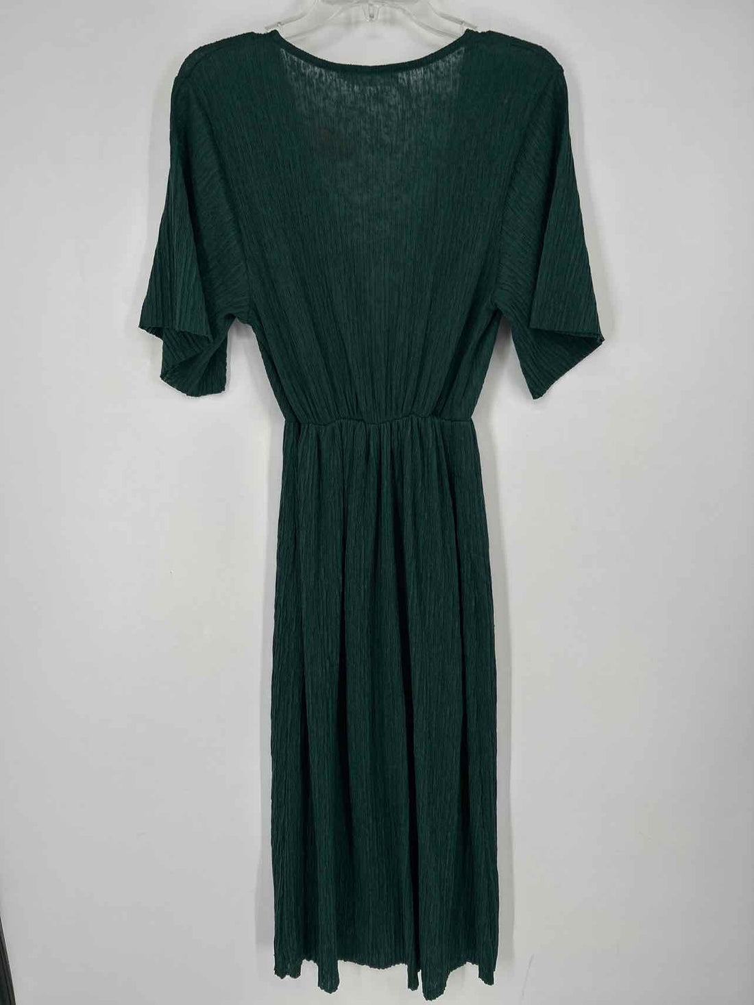 All in Favor Size M Dark Green Short Sleeve Dress