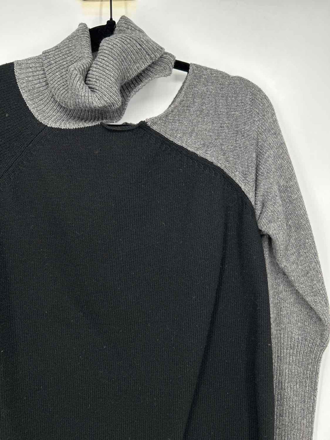 Jamison Boutique Size M Black & Gray Sweater
