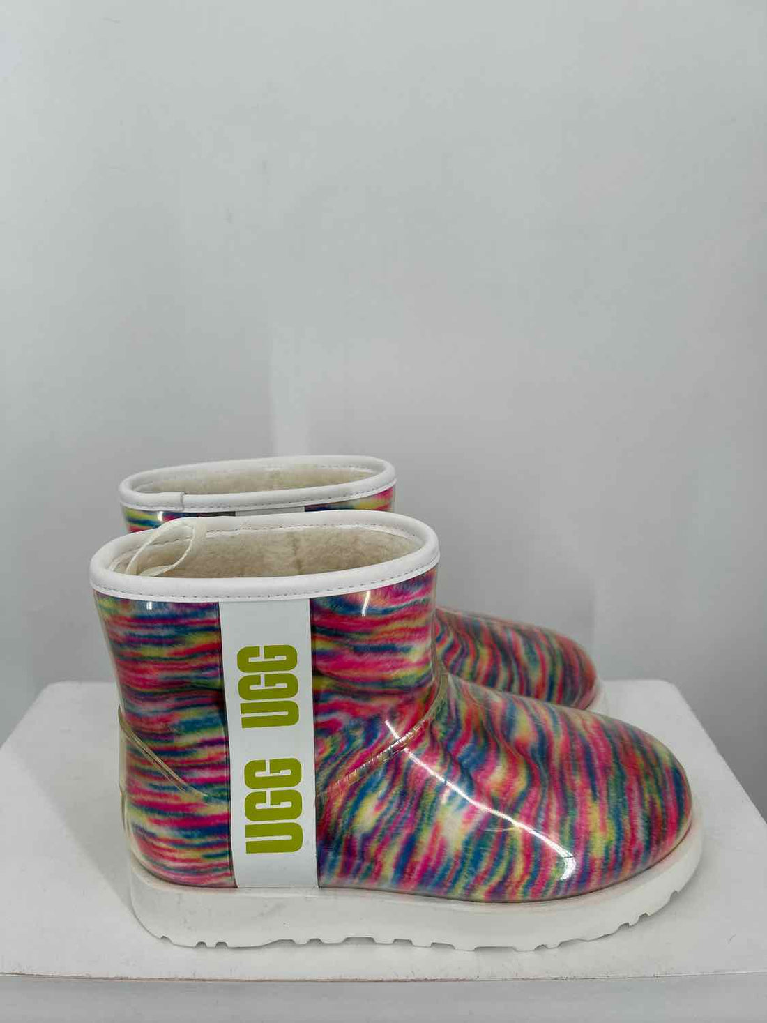 Ugg Women Size 8 Rainbow Rain Boot