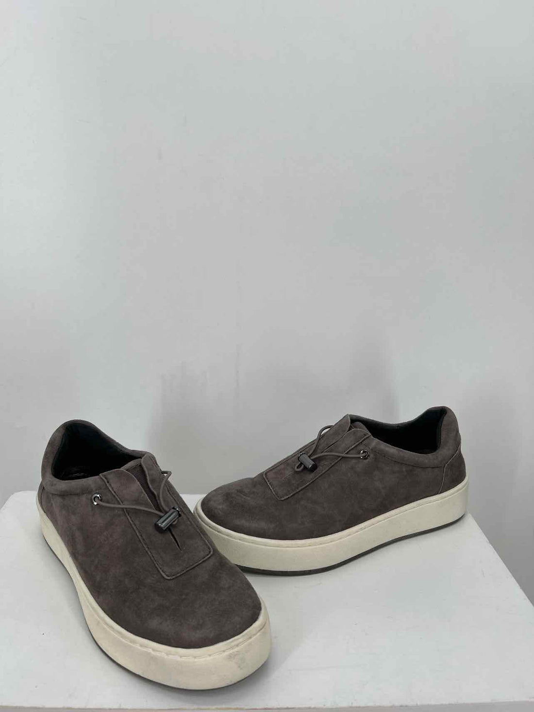 Donald Pliner Women Size 6.5 Gray Sneakers