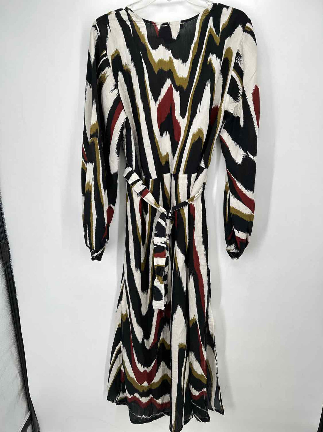 Celandine Size M neutral black green & red print NWT Dress
