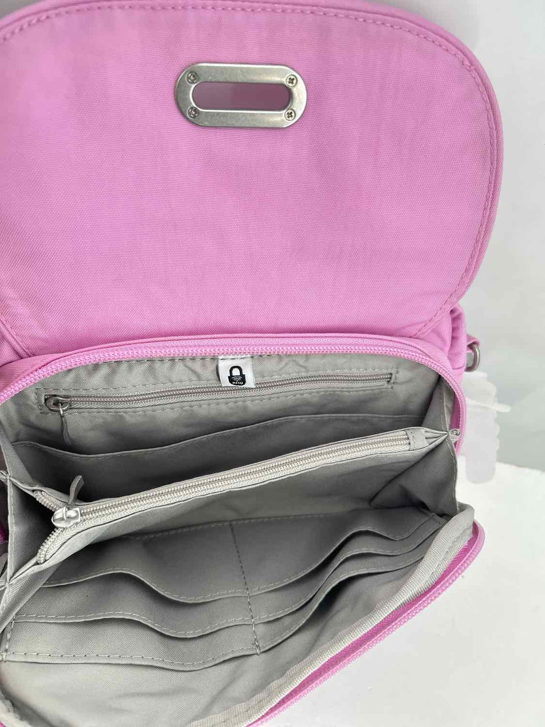 Baggallini NWT Pink Canvas Crossbody