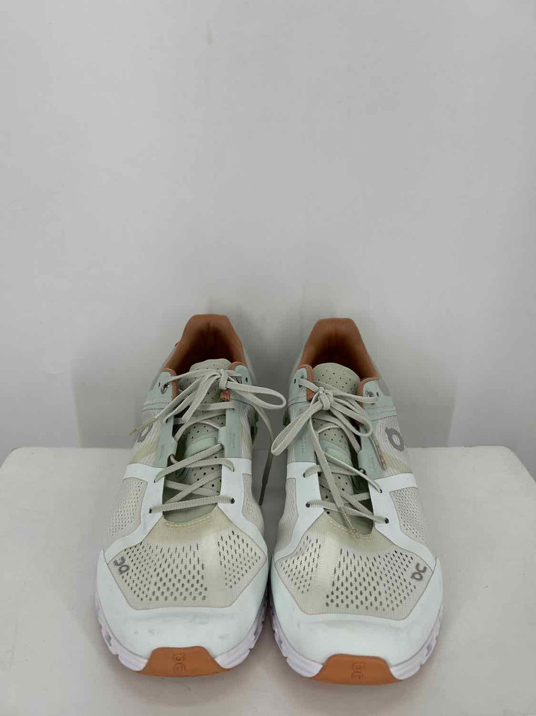 On Cloud Women Size 11 Light Green Pre Owned Sneakers