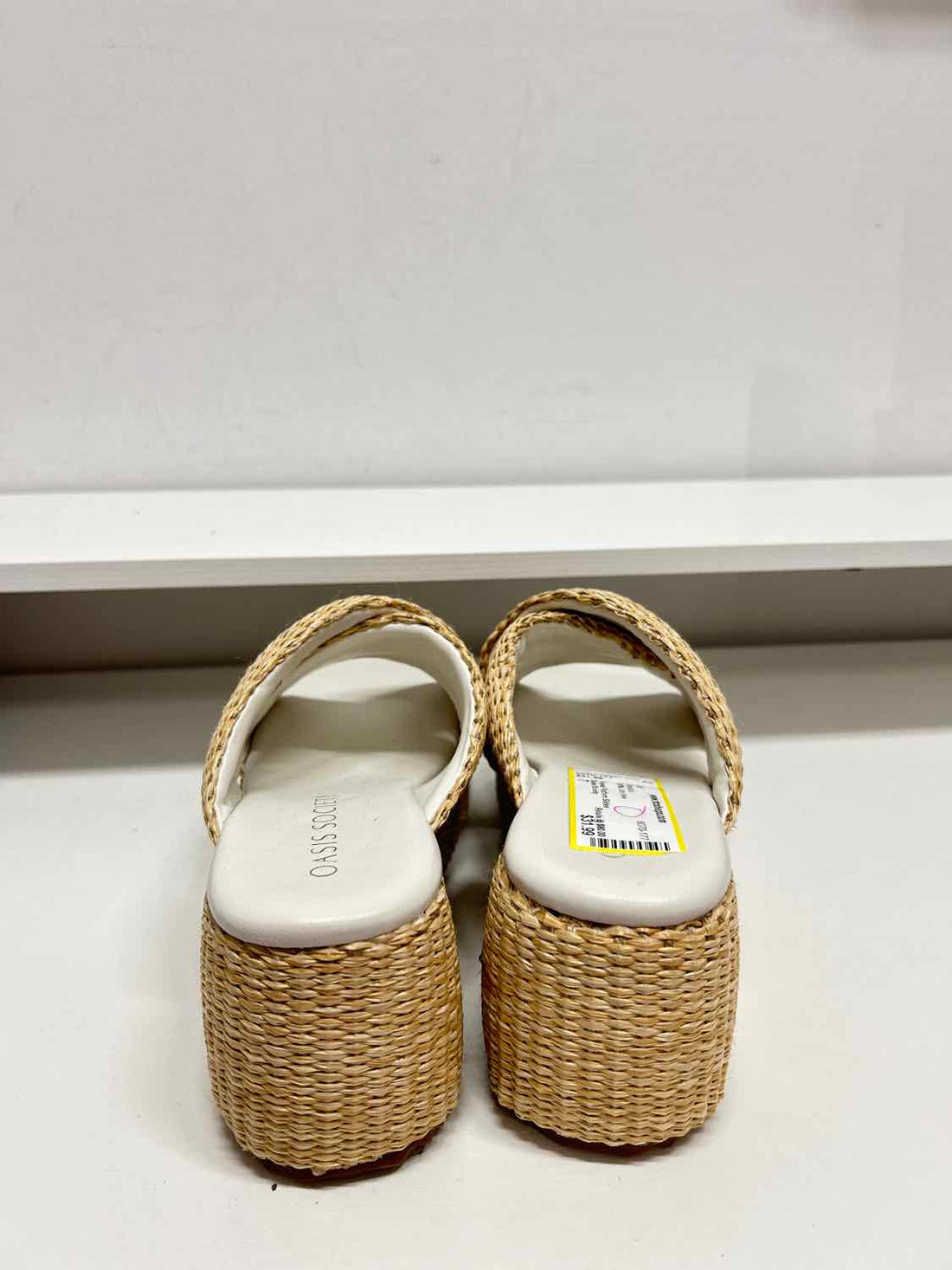 Oasis Society Women Size 7 Raffia Like New Sandals