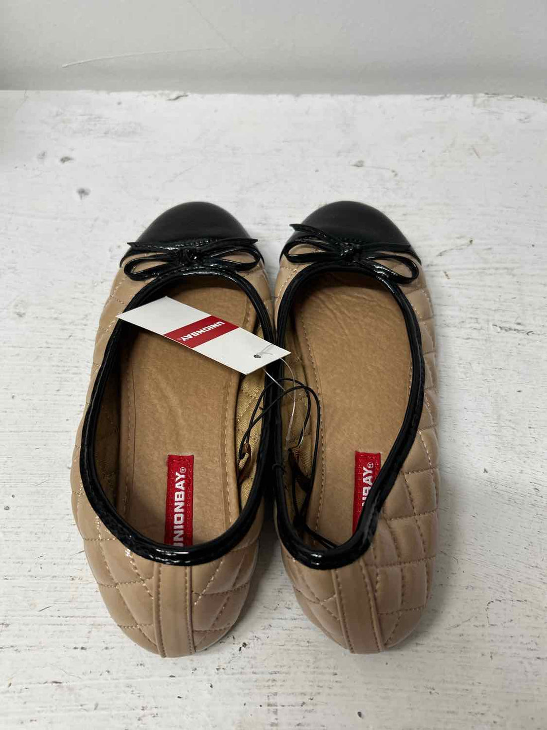 Union Bay Women Size 7 Black & Tan NWT Flats
