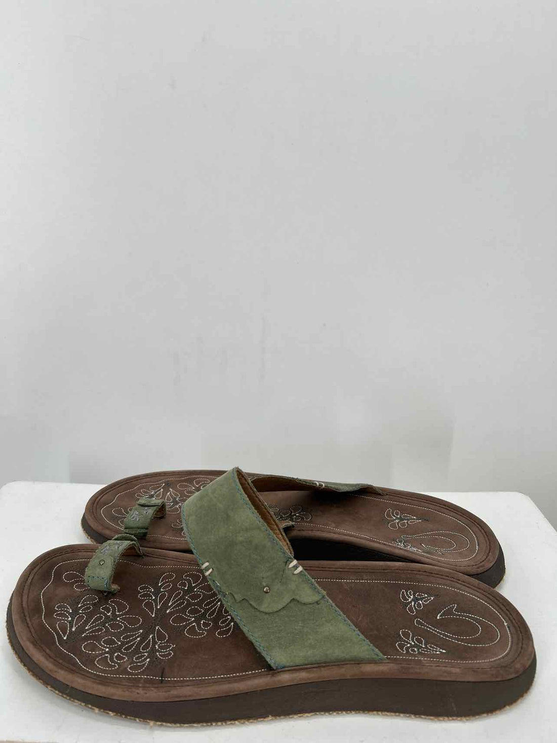 Olu Kai Women Size 11 Green Sandals