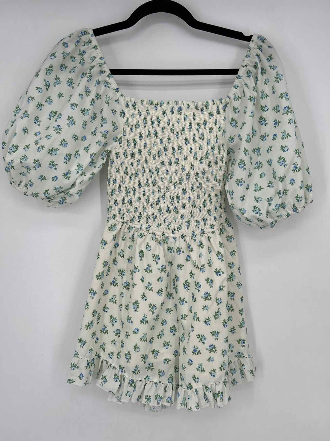 Princess Polly Size 4 White & Blue Floral Short Sleeve Rompers