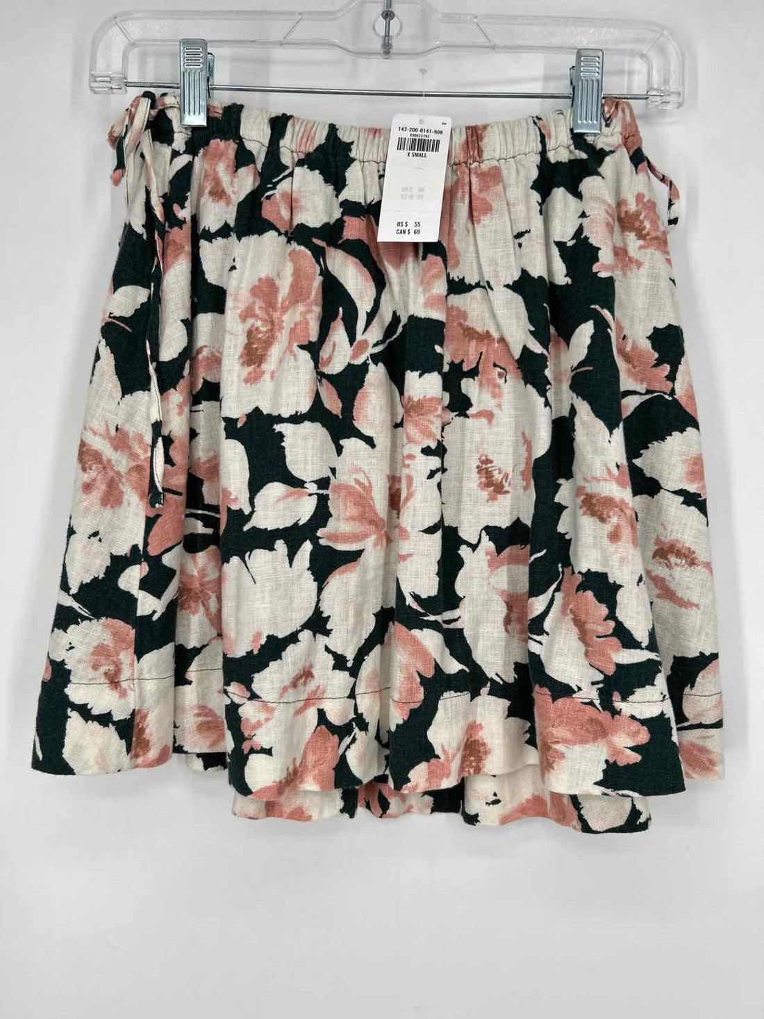 Abercrombie & Fitch Size XS Dark Green & White Floral NWT Skirts