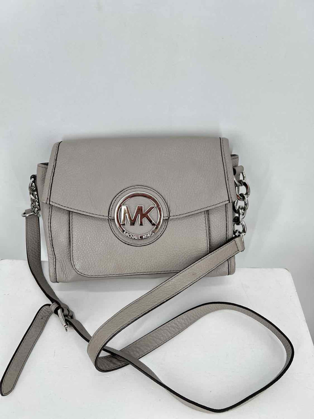 Michael Kors Light Gray Leather Pre Owned Crossbody