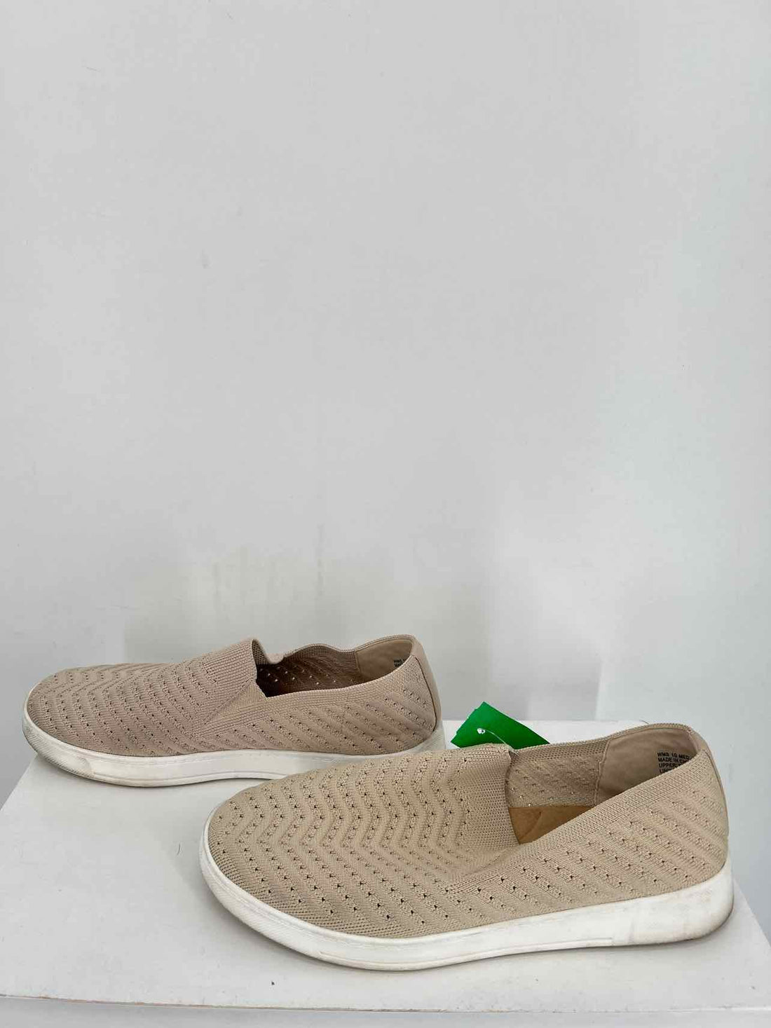 Soma Women Size 10 Tan Nylon Sneakers
