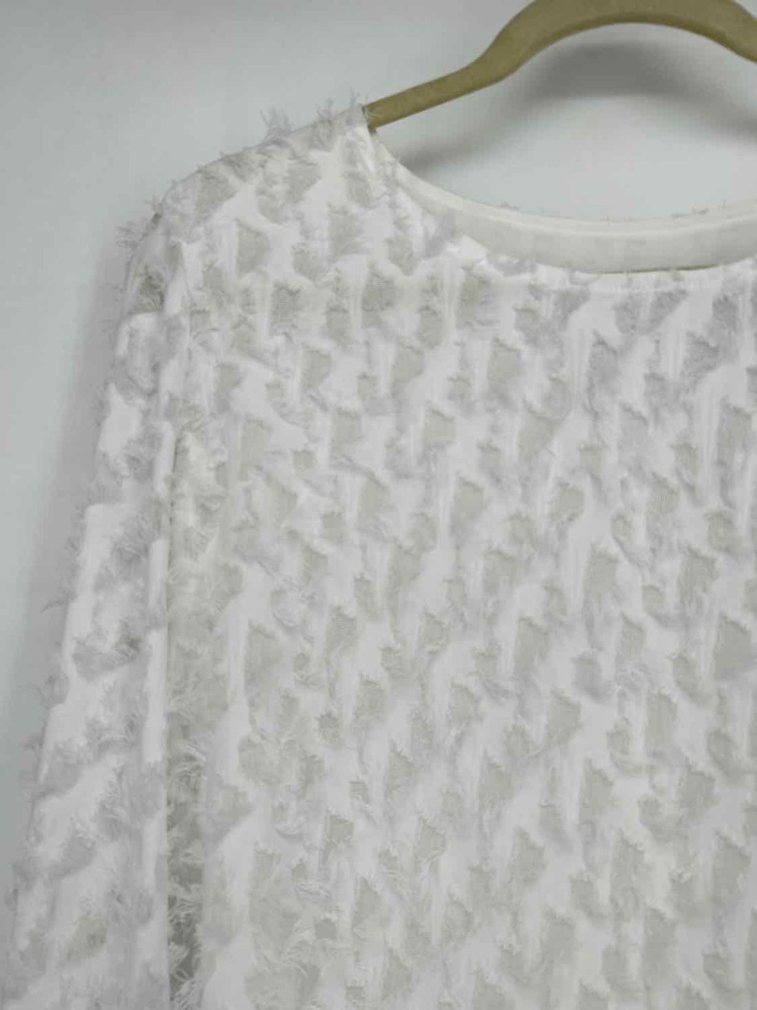 Nic+Zoe Size M White Fuzzy Long Sleeve
