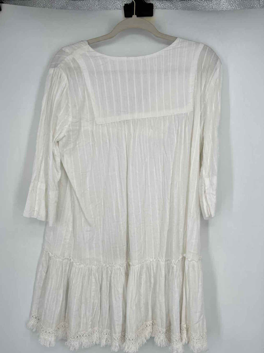 Rise & bloom Size M Off White Coverup