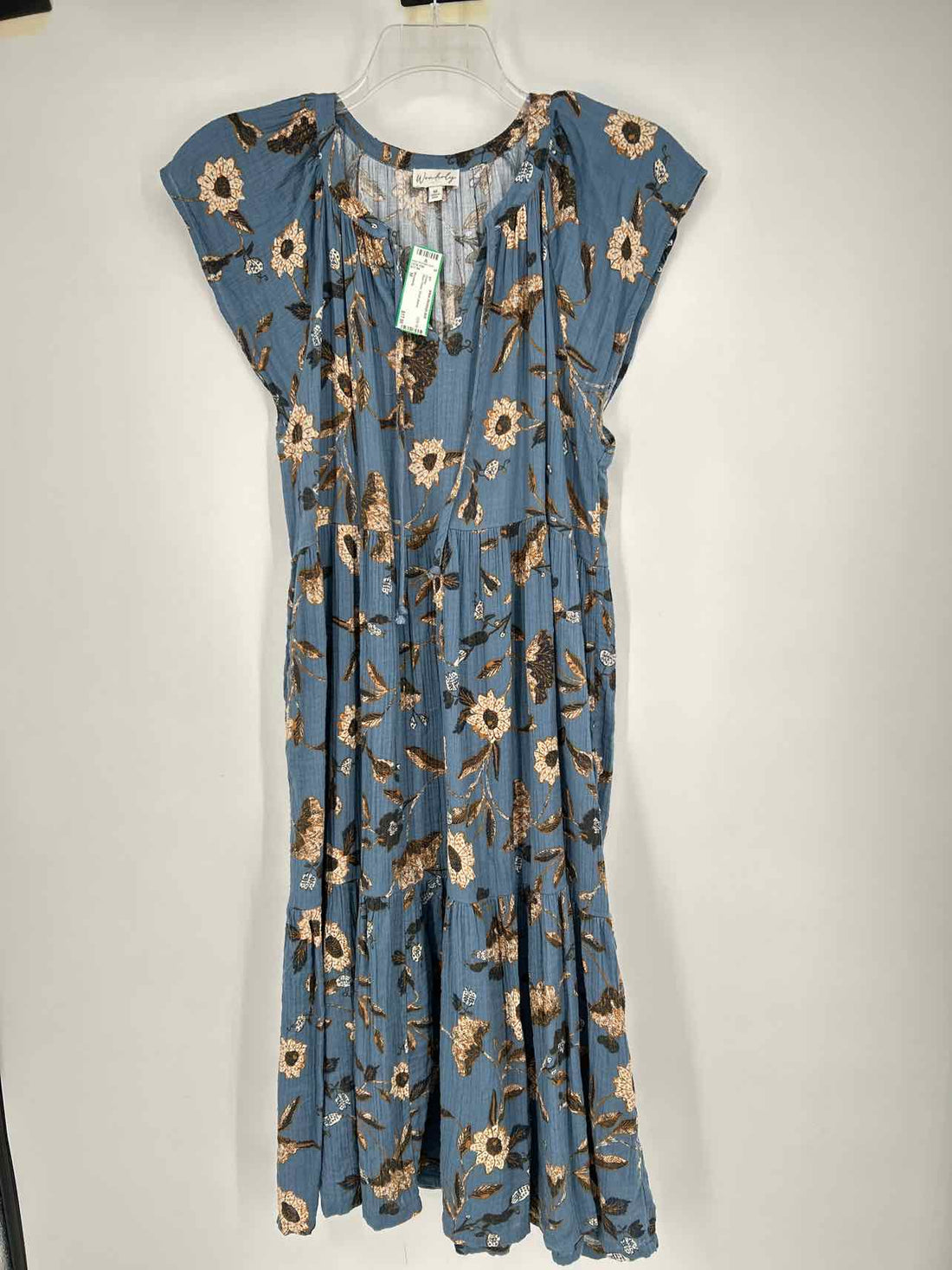 Wonderly Size M Blue Floral Short Sleeve Dress