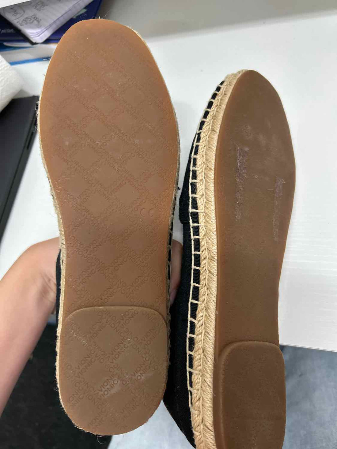 Vionic Women Size 10 Black Espadrilles