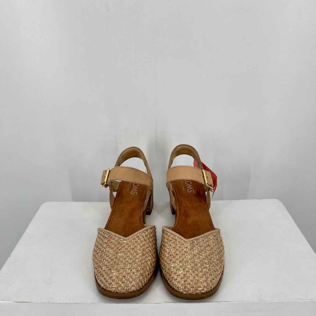 Toms Women Size 7.5 Tan Flats
