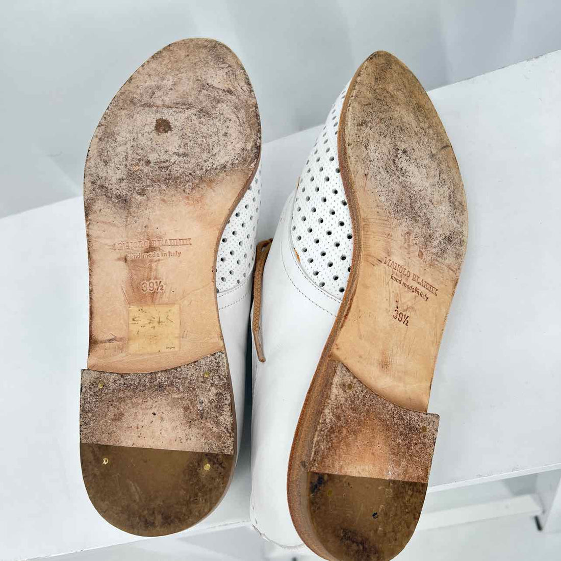 Manolo Blahnik Women Size 39.5 White Pre Owned Leather LUXURY