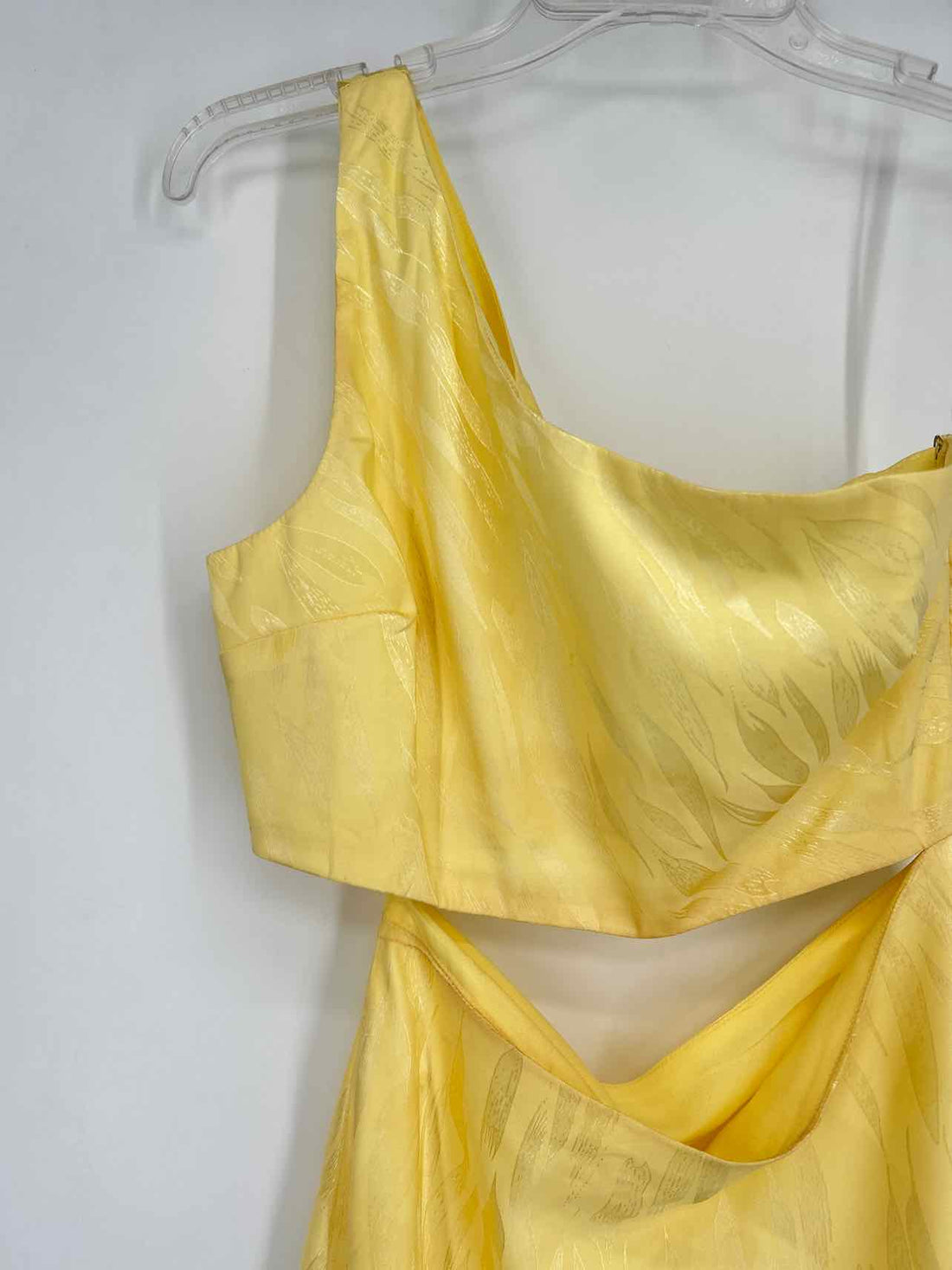 RNWY Size 6 Yellow One Shoulder Dress