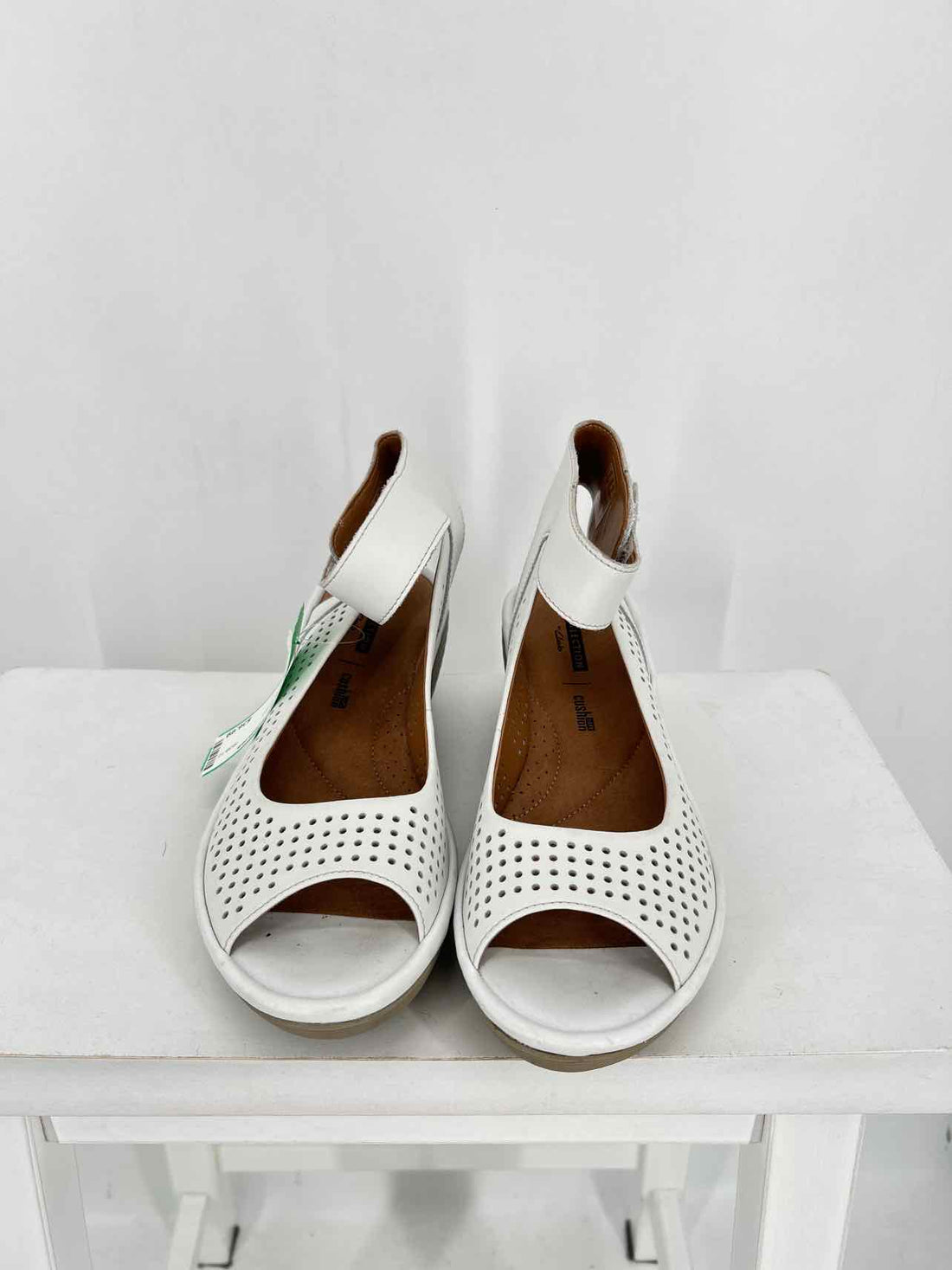 Clarks Women Size 7.5 Off White Perforated Wedges