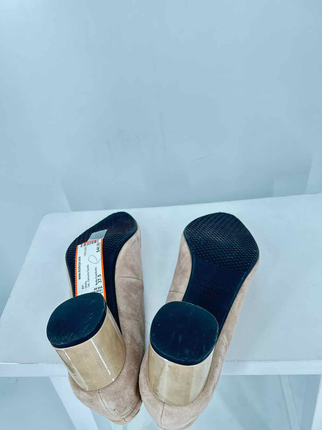Bella Comforto Women Size 37.5 Tan Genuine Suede Heels